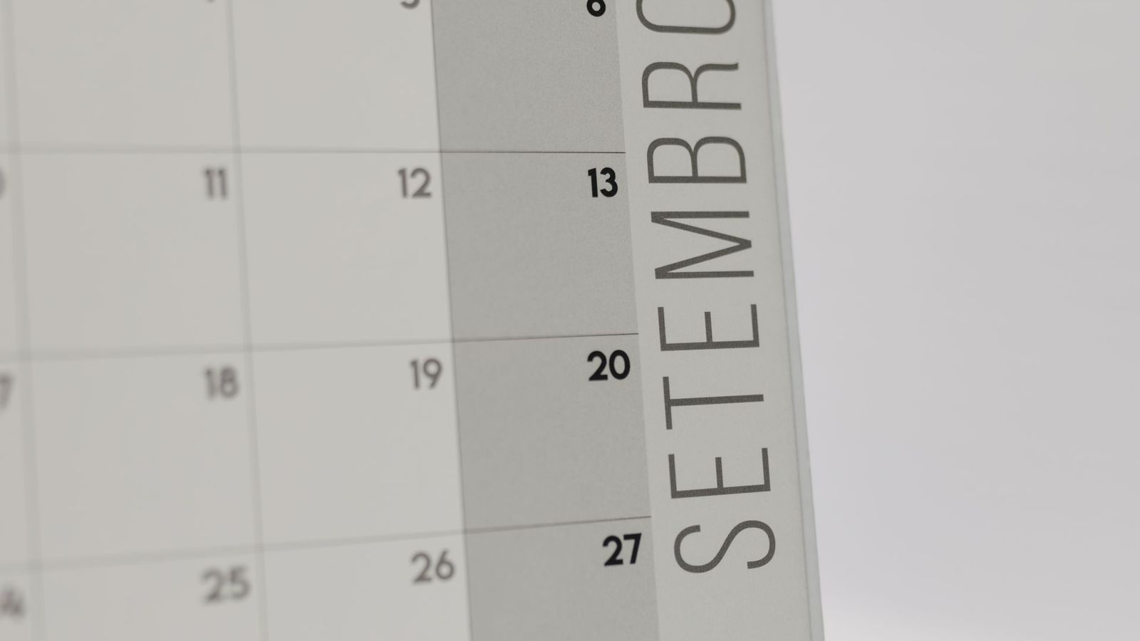 Calendar and wallet with foreign currency