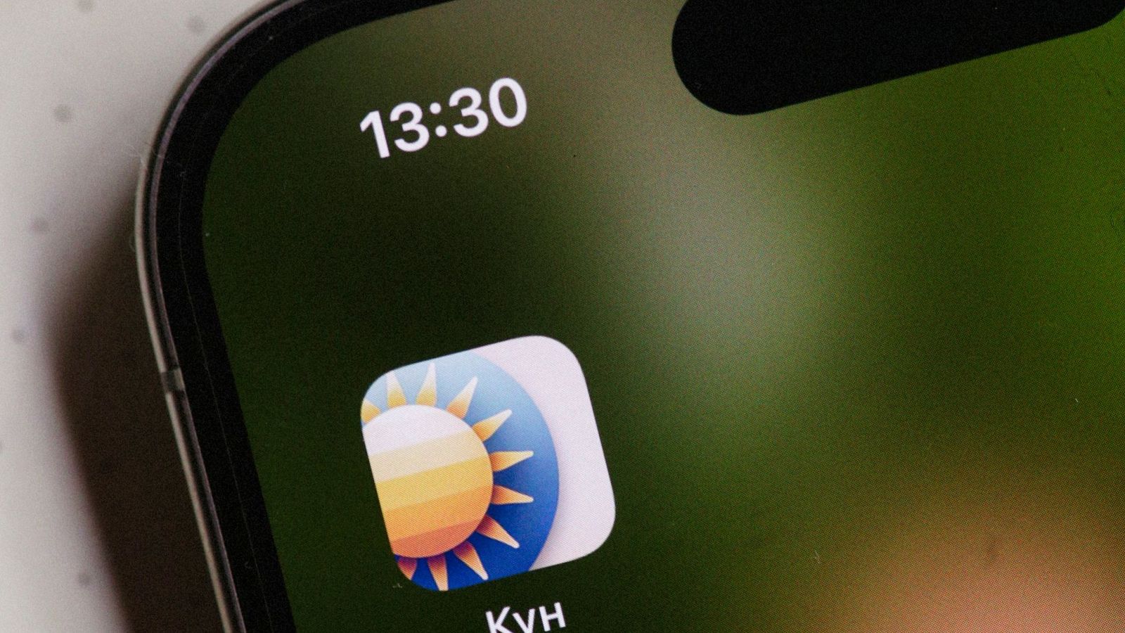 Smartphone with app notification settings